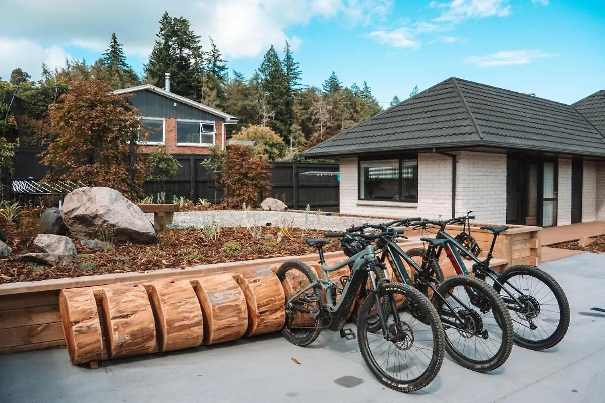 Villa Luxury Redwoods Home With Heated Pool, Spa, Sauna Rotorua