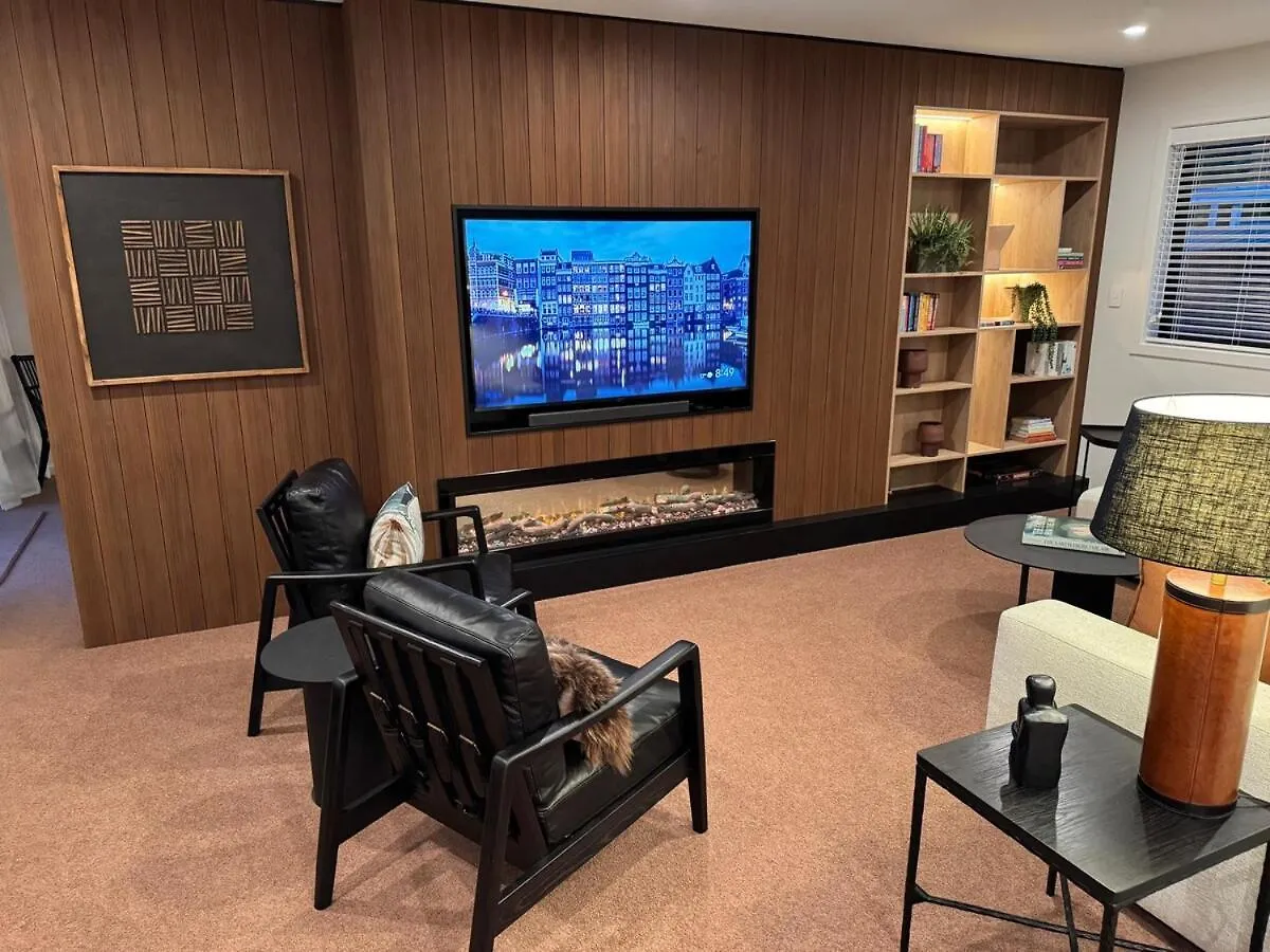Luxury Redwoods Home With Heated Pool, Spa, Sauna Rotorua